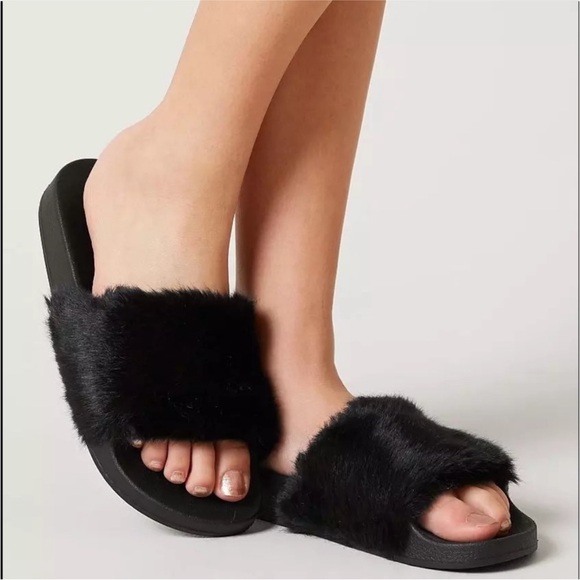 Steve Madden Furry Slides black size 9 - Picture 1 of 6